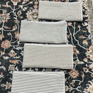 4 dining napkins - Hearth & Hand with Magnolia